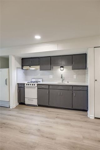 16008 E 32nd Street, Independence, MO 64055
