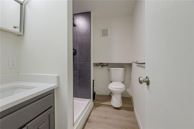 16008 E 32nd Street, Independence, MO 64055