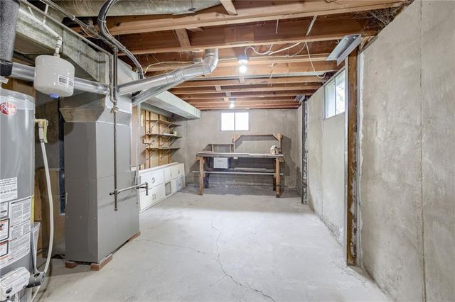 16008 E 32nd Street, Independence, MO 64055