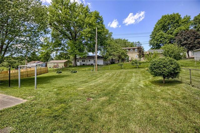 16008 E 32nd Street, Independence, MO 64055