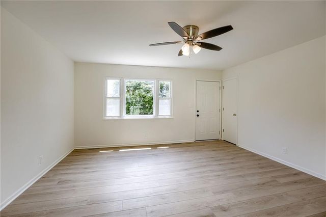 16008 E 32nd Street, Independence, MO 64055
