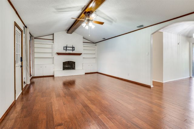 1910 Jamestown Court, Arlington, TX 76013