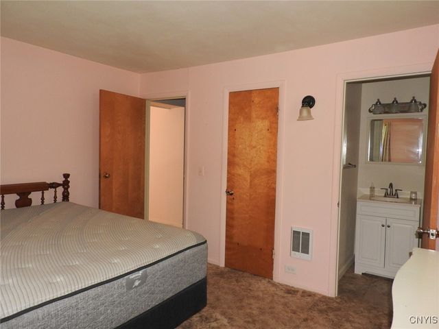 4666 Cleveland Road, Onondaga, NY 13215