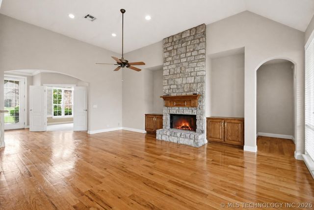 327 E 123rd Court S, Jenks, OK 74037