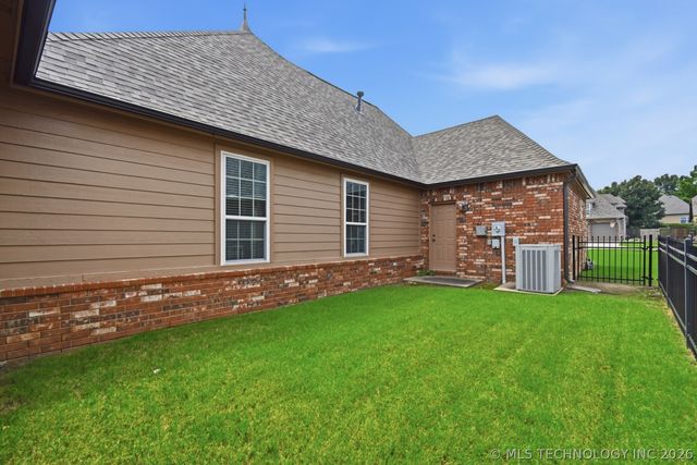327 E 123rd Court S, Jenks, OK 74037