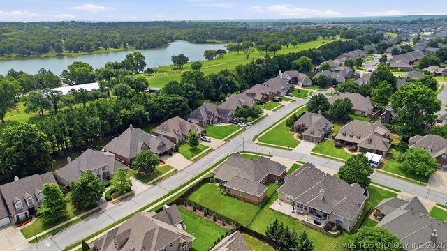 327 E 123rd Court S, Jenks, OK 74037