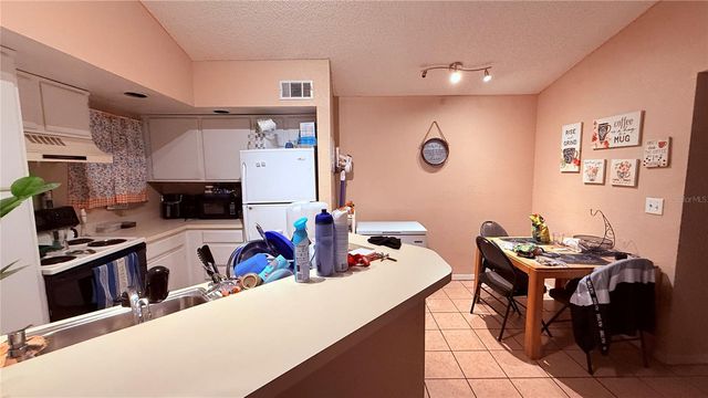 4504 COMMANDER DRIVE 1821, Orlando, FL 32822