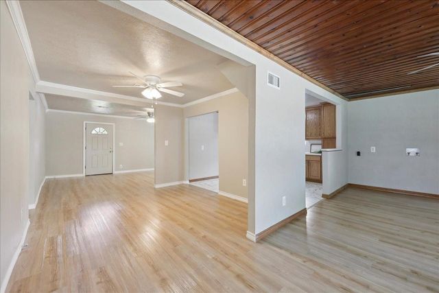 4555 Hartel St, Beaumont, TX 77705