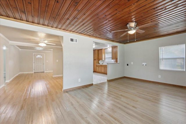 4555 Hartel St, Beaumont, TX 77705