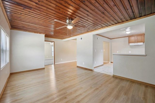 4555 Hartel St, Beaumont, TX 77705