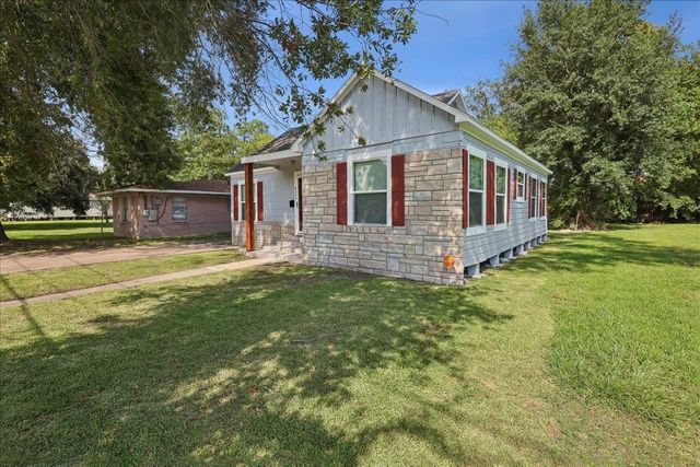 4555 Hartel St, Beaumont, TX 77705