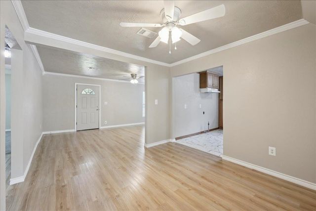 4555 Hartel St, Beaumont, TX 77705