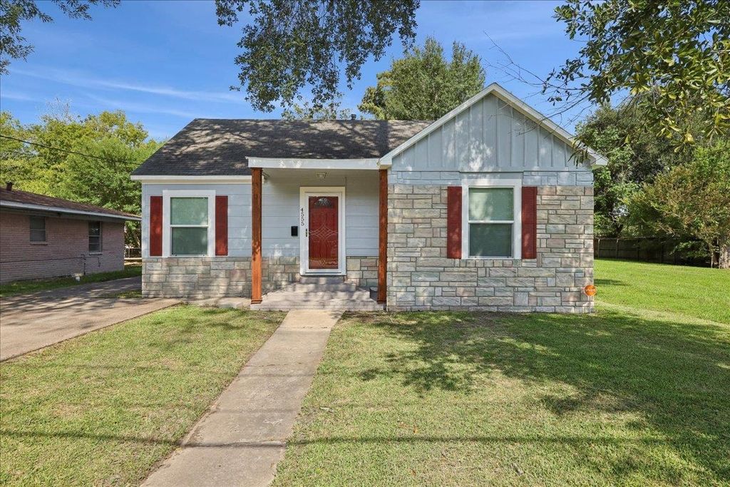 4555 Hartel St, Beaumont, TX 77705