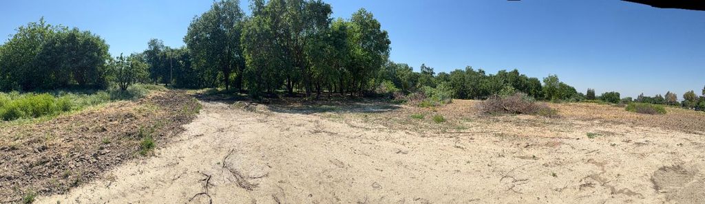 Image 6 of property listing at 400 N Frankwood Avenue, Sanger, CA 93657