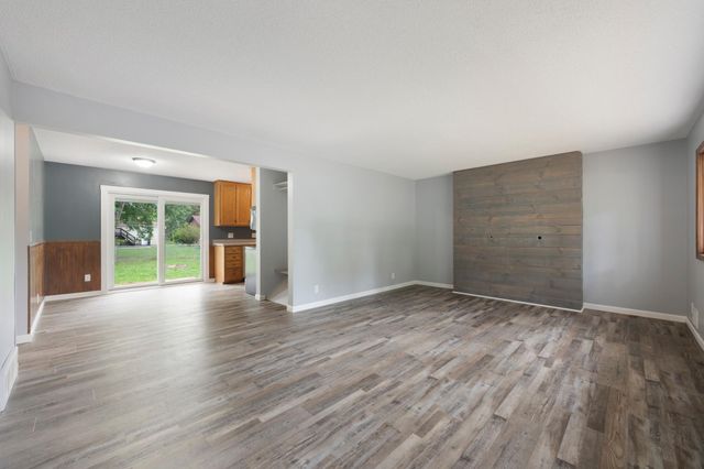 717 81st Avenue NE, Spring Lake Park, MN 55432