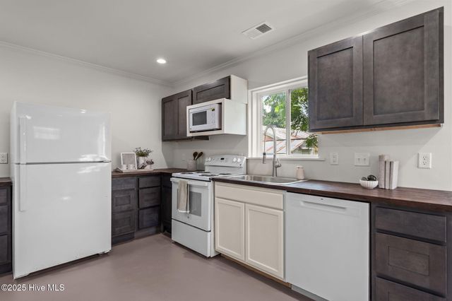 1015 Shaws Alley, Wilmington, NC 28401