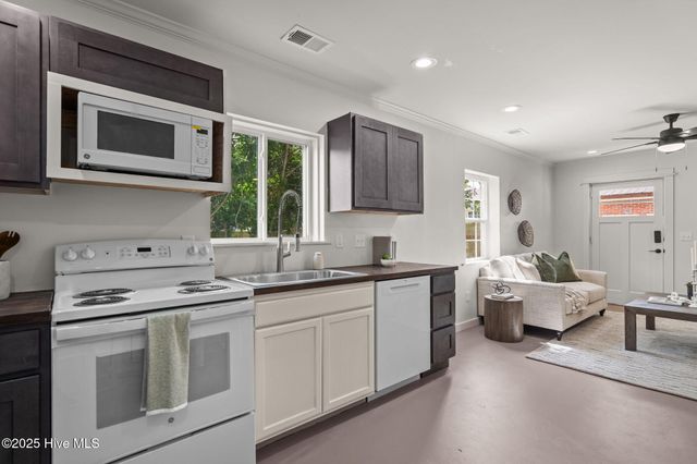 1015 Shaws Alley, Wilmington, NC 28401