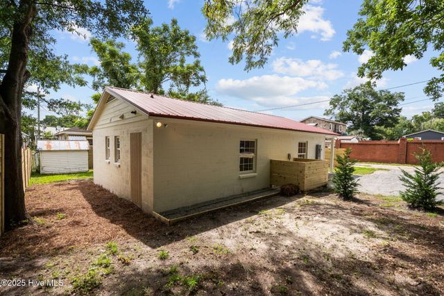 1015 Shaws Alley, Wilmington, NC 28401