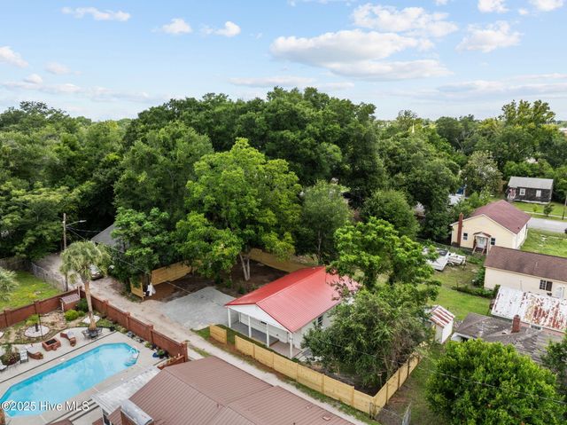 1015 Shaws Alley, Wilmington, NC 28401