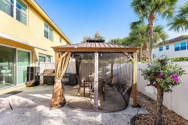 4330 Lago Drive, Deerfield Beach, FL 33064