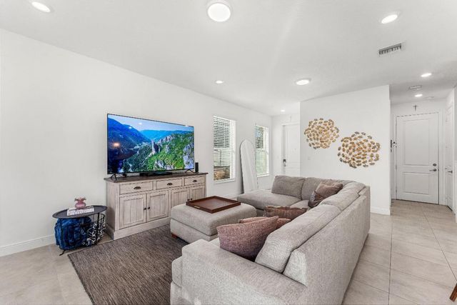 4330 Lago Drive, Deerfield Beach, FL 33064