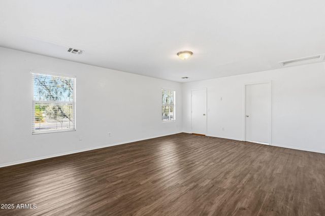 2832 E AUGUSTA Avenue, Chandler, AZ 85249