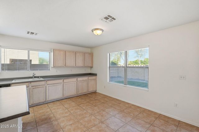 2832 E AUGUSTA Avenue, Chandler, AZ 85249