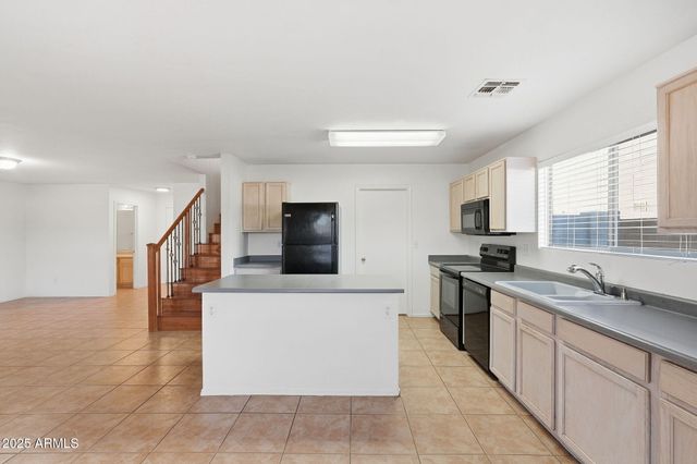 2832 E AUGUSTA Avenue, Chandler, AZ 85249