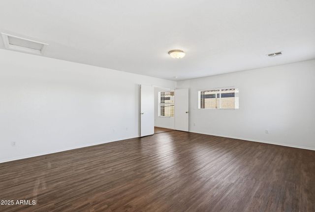 2832 E AUGUSTA Avenue, Chandler, AZ 85249