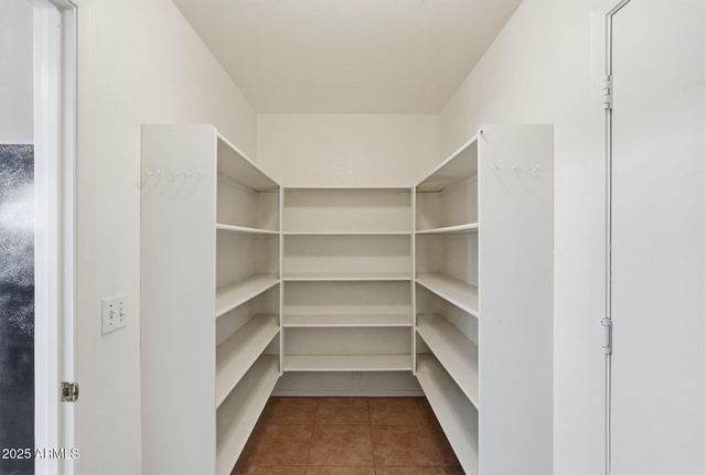 2832 E AUGUSTA Avenue, Chandler, AZ 85249