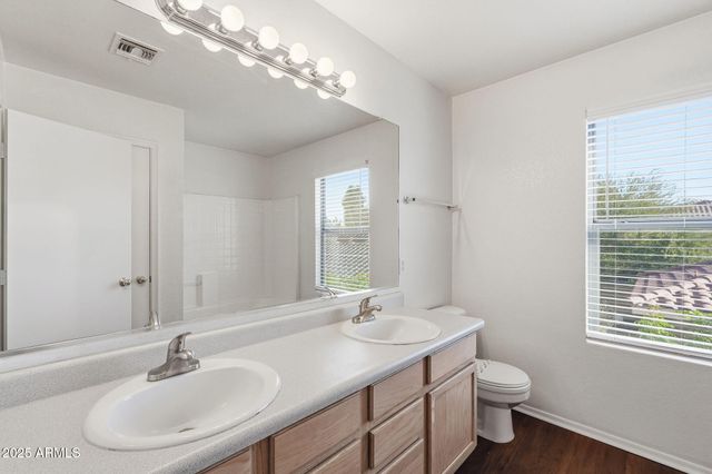 2832 E AUGUSTA Avenue, Chandler, AZ 85249