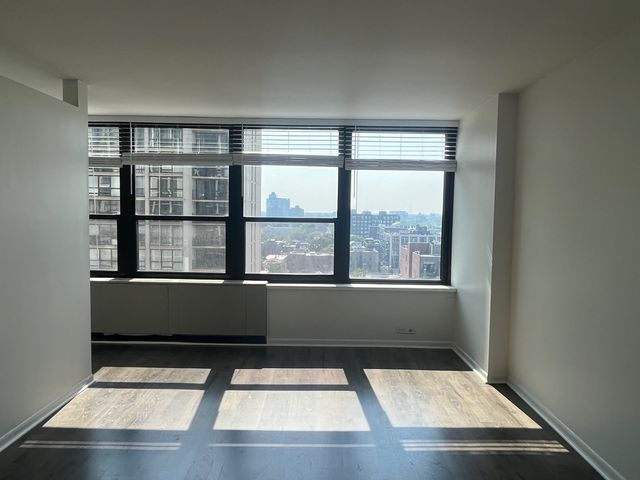 1560 N Sandburg Terrace 1409J, Chicago, IL 60610