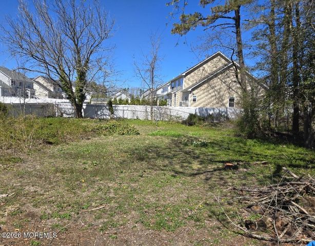 56 Hickory Lane, Bayville, NJ 08721