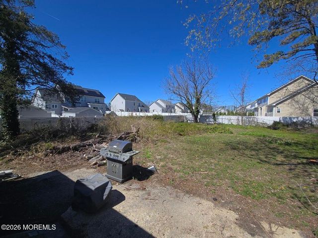 56 Hickory Lane, Bayville, NJ 08721