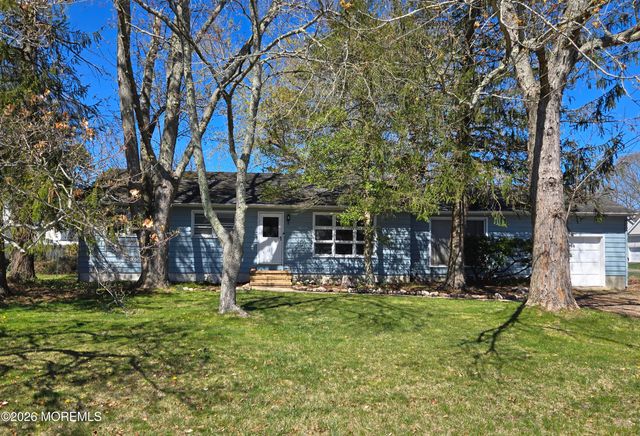 56 Hickory Lane, Bayville, NJ 08721