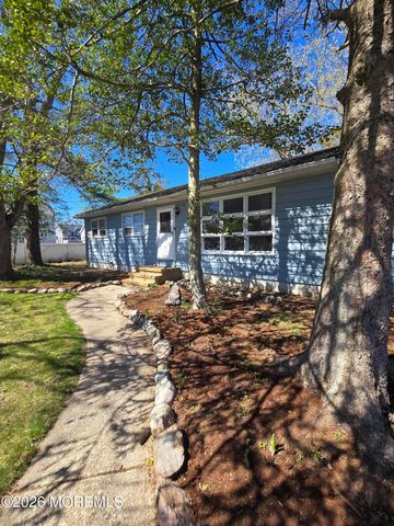 56 Hickory Lane, Bayville, NJ 08721