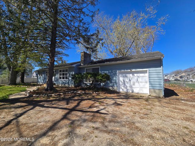 56 Hickory Lane, Bayville, NJ 08721