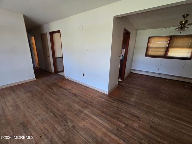 56 Hickory Lane, Bayville, NJ 08721