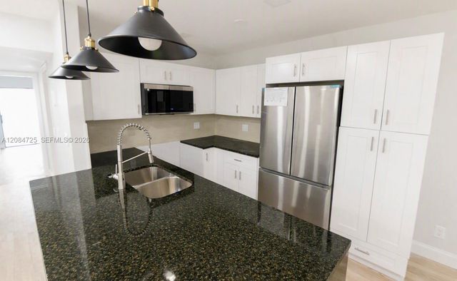2100 Springdale Boulevard 314, Palm Springs, FL 33461
