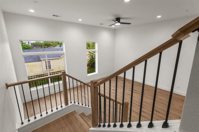 2203 Hondo Avenue 202, Dallas, TX 75219