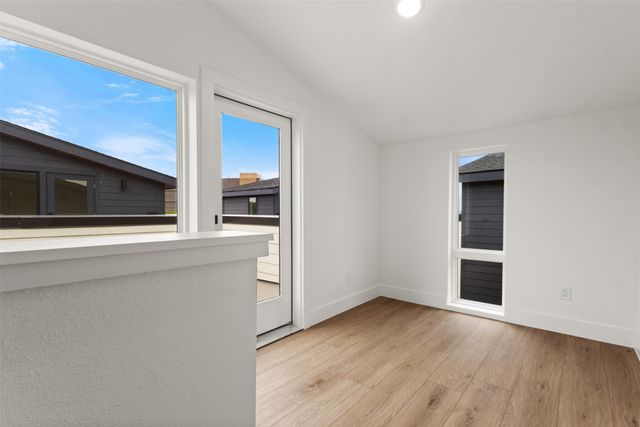 2203 Hondo Avenue 202, Dallas, TX 75219