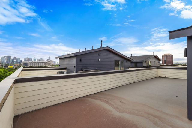 2203 Hondo Avenue 202, Dallas, TX 75219