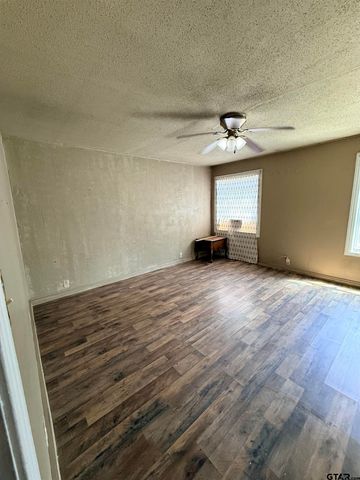 620 W Patten, Mineola, TX 75773