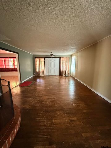 620 W Patten, Mineola, TX 75773