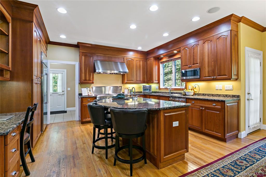 1985 Hunterbrook Road, Yorktown Heights, NY 10598 — photo 5