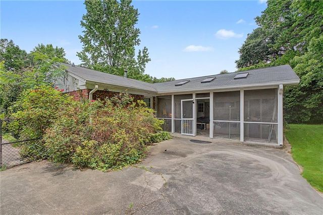 2037 Desmond Drive, Decatur, GA 30033