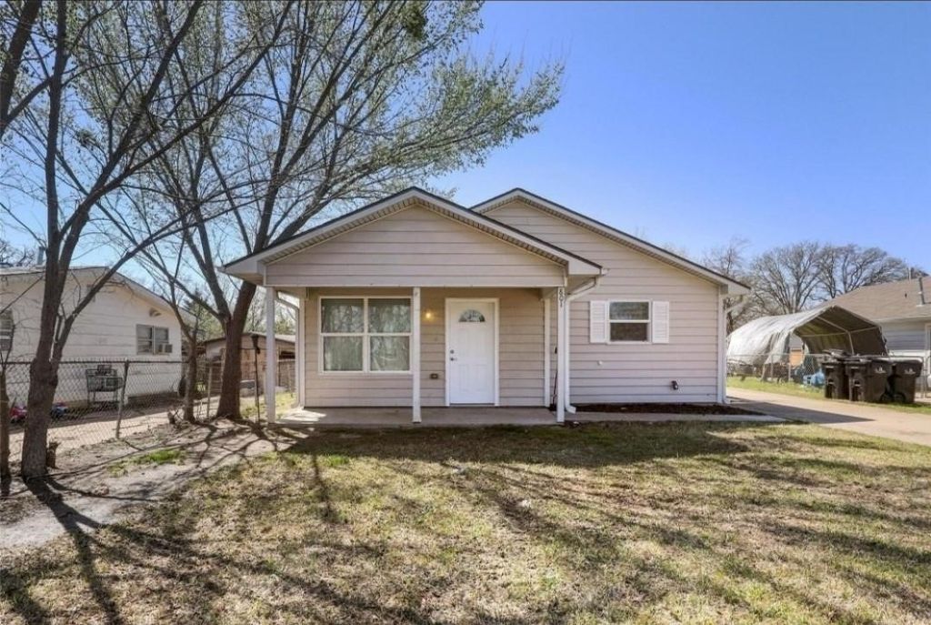 801 N 8th Avenue, Denison, TX 75021