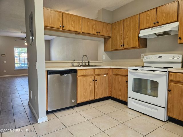 12311 KENSINGTON LAKES Drive 2101, Jacksonville, FL 32246