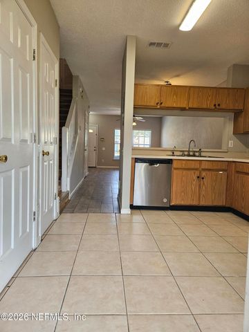 12311 KENSINGTON LAKES Drive 2101, Jacksonville, FL 32246