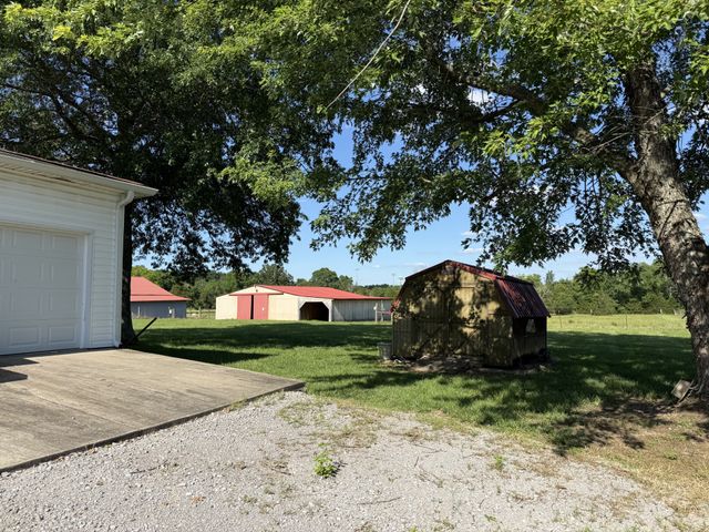 275 Sanders Ln, Mount Juliet, TN 37122